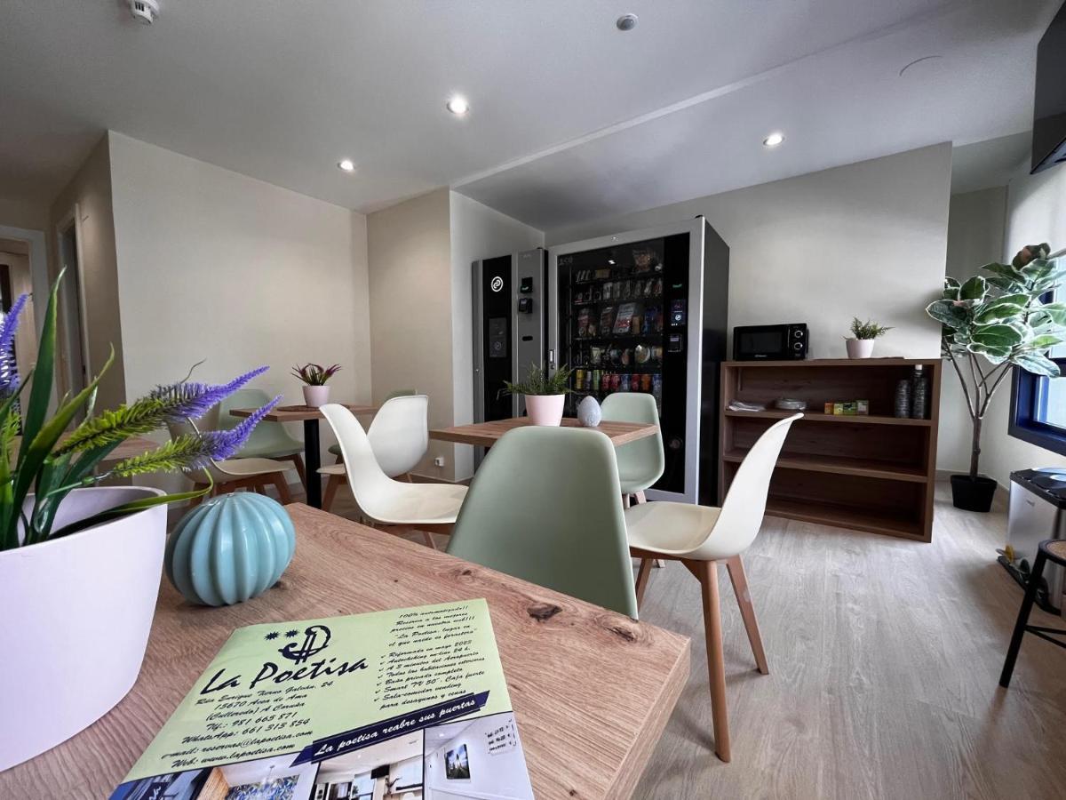 Hostal La Poetisa - Auto Check-In Culleredo Dış mekan fotoğraf
