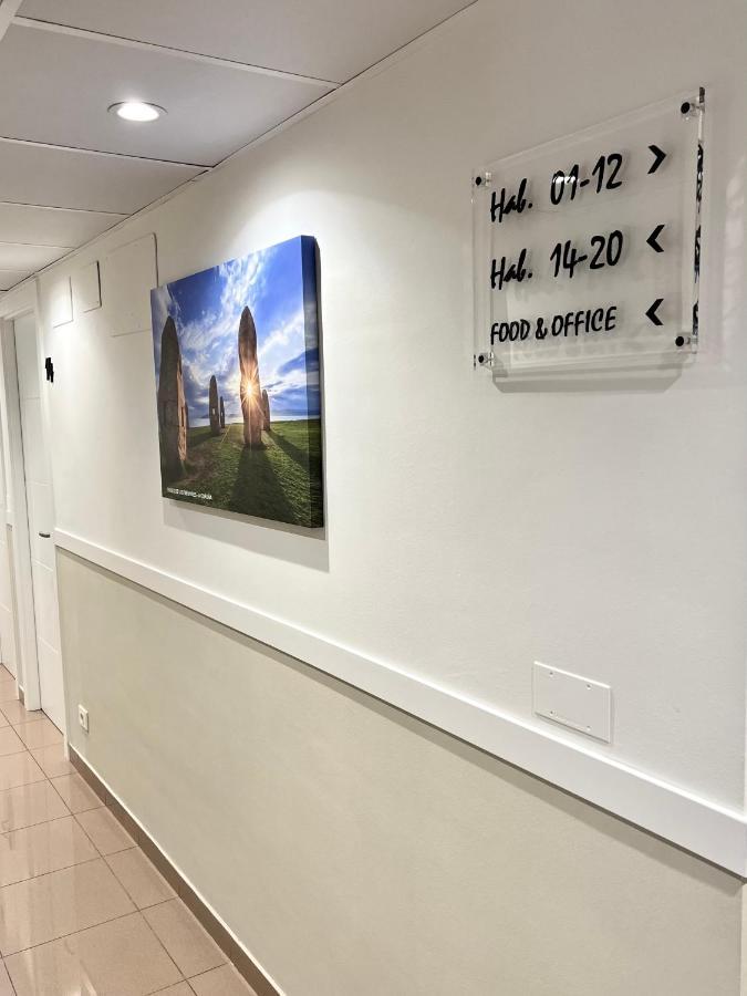 Hostal La Poetisa - Auto Check-In Culleredo Dış mekan fotoğraf