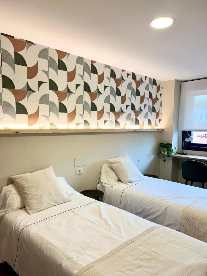 Hostal La Poetisa - Auto Check-In Culleredo Dış mekan fotoğraf