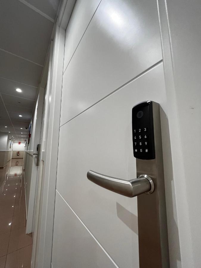 Hostal La Poetisa - Auto Check-In Culleredo Dış mekan fotoğraf