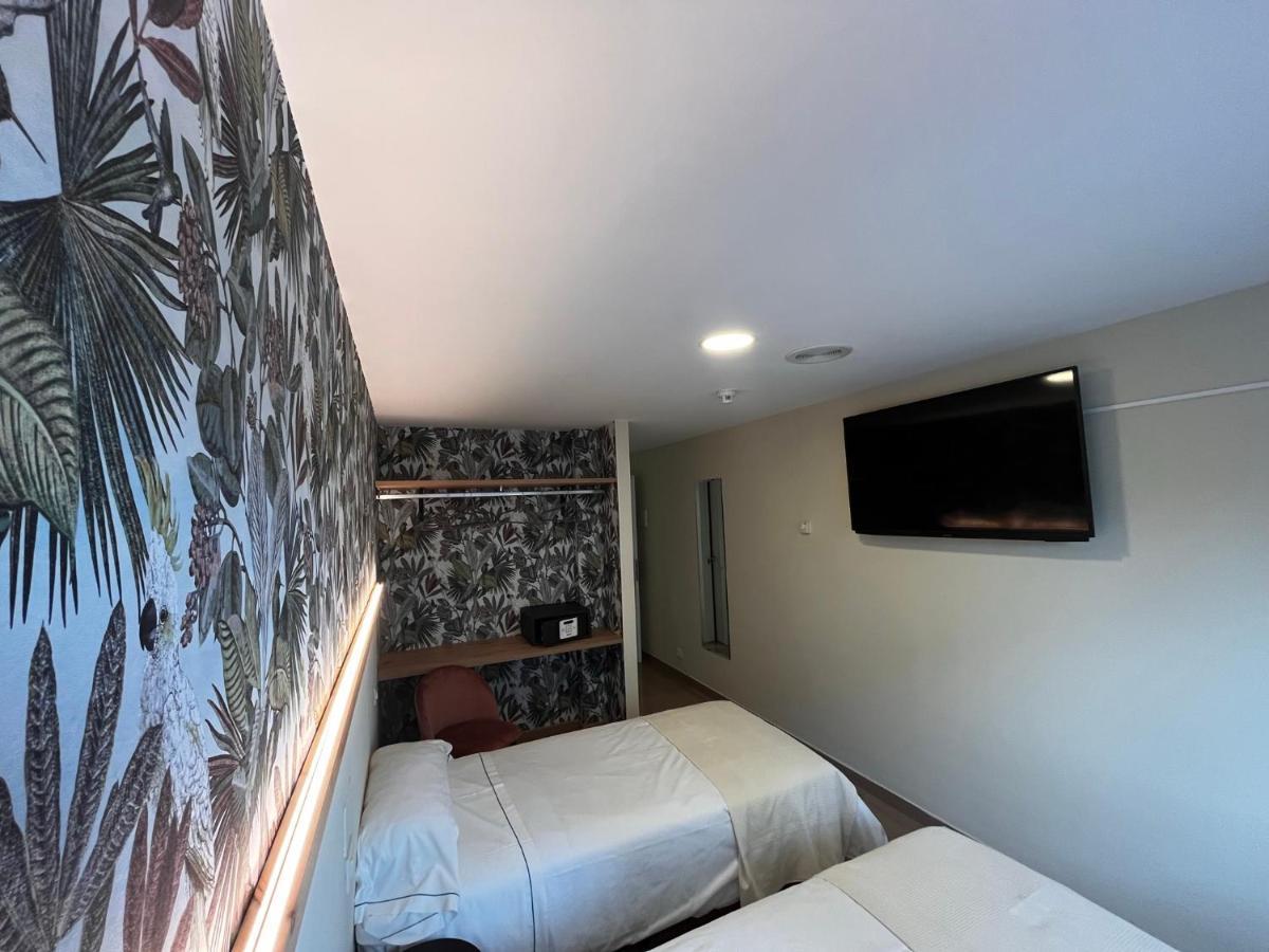 Hostal La Poetisa - Auto Check-In Culleredo Dış mekan fotoğraf